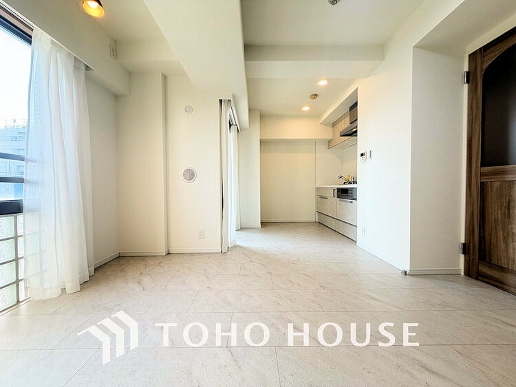 内装 1日の疲れを癒し、心地よく寛げるようゆったりとした広さをしています