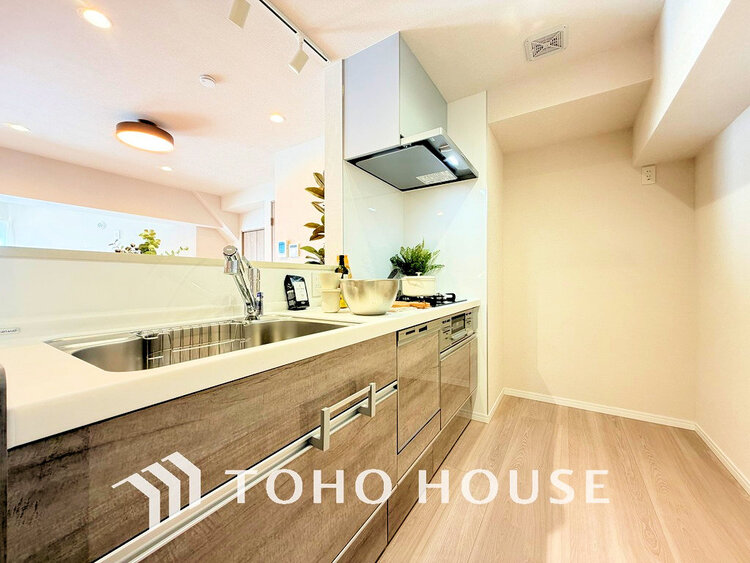 キッチン シンプルな部屋の雰囲気に溶け合うナチュラルキッチン