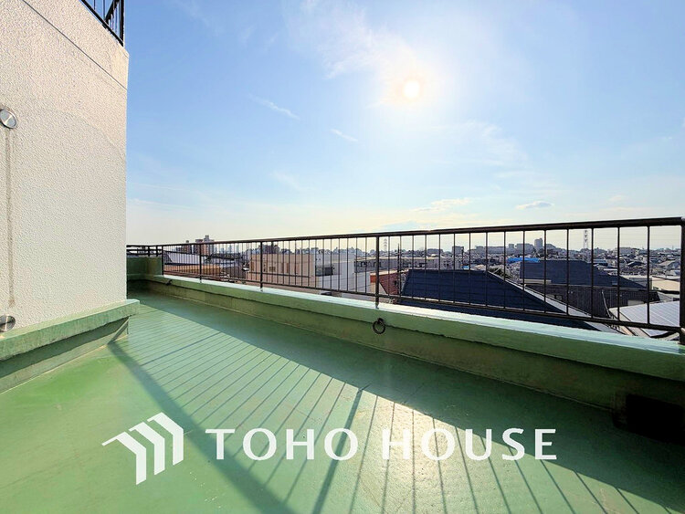 バルコニー 広々ルーフバルコニーで屋上菜園やBBQなどにいかがでしょうか