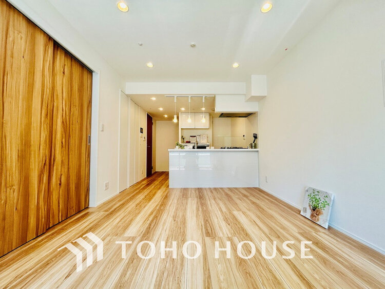 内装 1日の疲れを癒し、心地よく寛げるようゆったりとした広さをしています