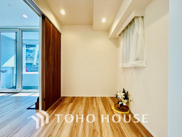 内装 シンプルですっきりとした室内は飽きのこない居心地の良い雰囲気