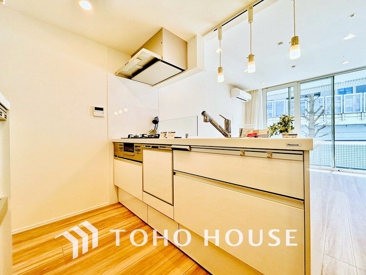 キッチン シンプルな部屋の雰囲気に溶け合うナチュラルキッチン