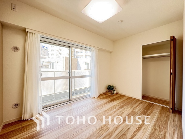 内装 シンプルですっきりとした室内は飽きのこない居心地の良い雰囲気です