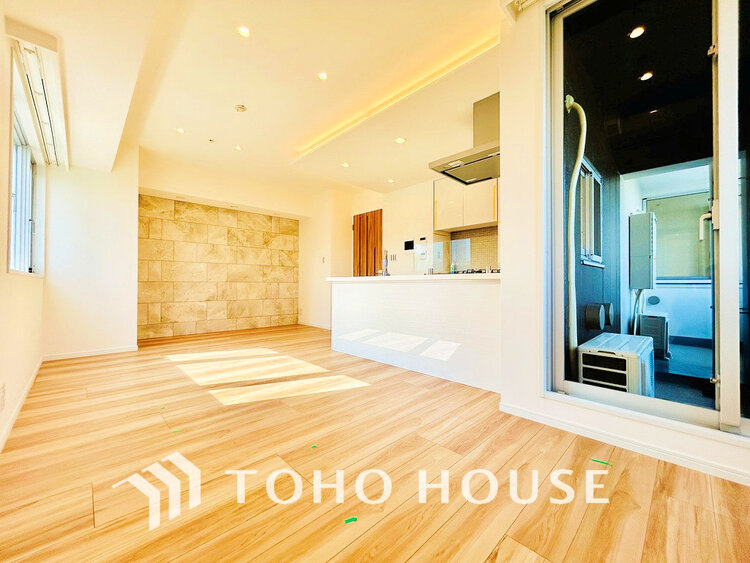 内装 上質な時間を育む暮らしのメインステージ。寛ぎとコミュニケーションを育む居心地のよい場所