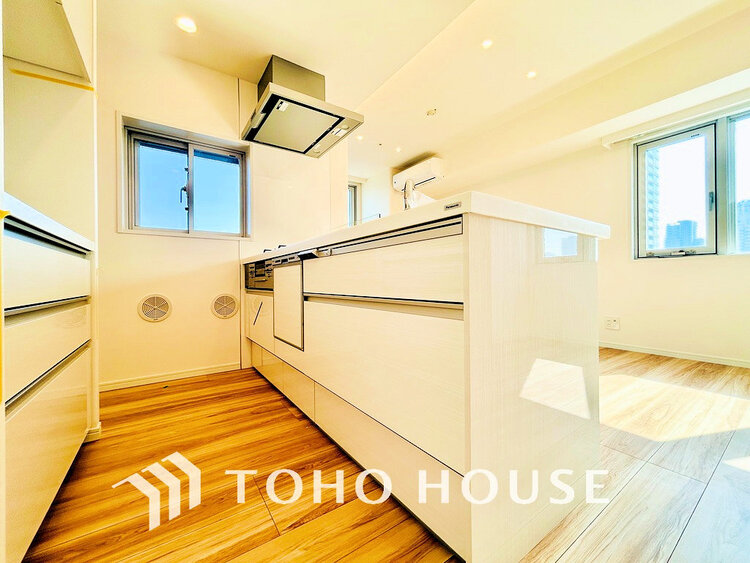 キッチン 落ち着きのあるカラーで統一された清潔感と気品が溢れるキッチン