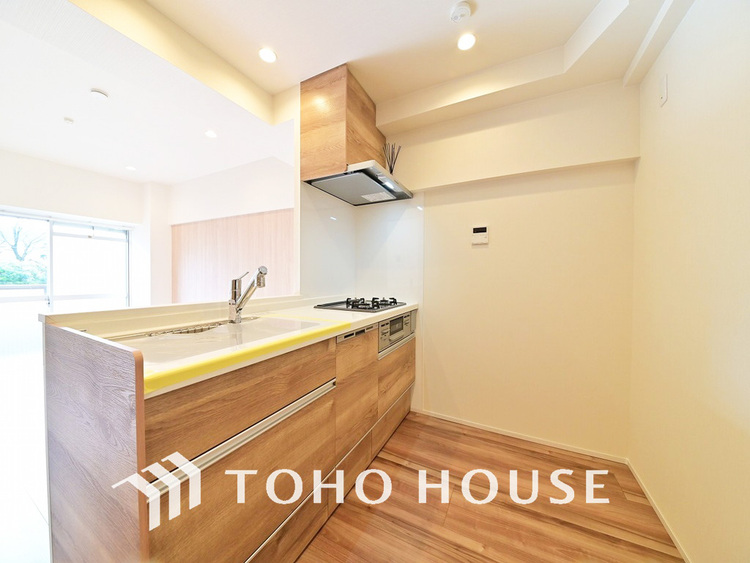 キッチン シンプルな部屋の雰囲気に溶け合うナチュラルキッチン