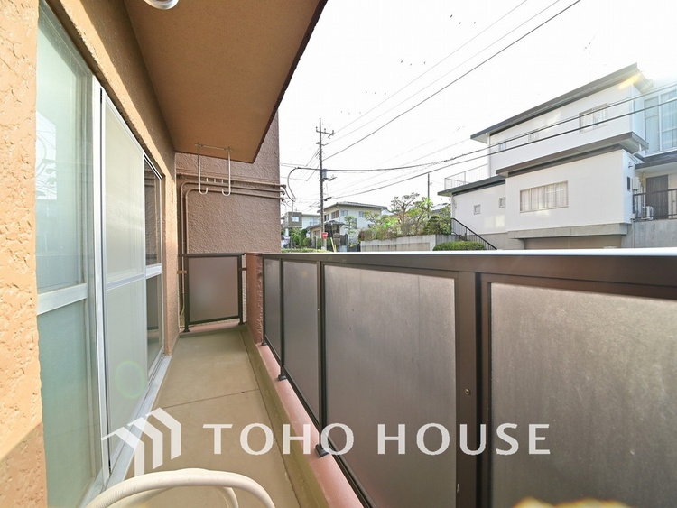 バルコニー 陽当たり良好なバルコニー