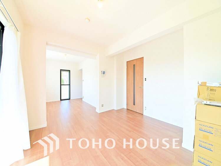 内装 上質な時間を育む暮らしのメインステージ。寛ぎとコミュニケーションを育む居心地のよい場所