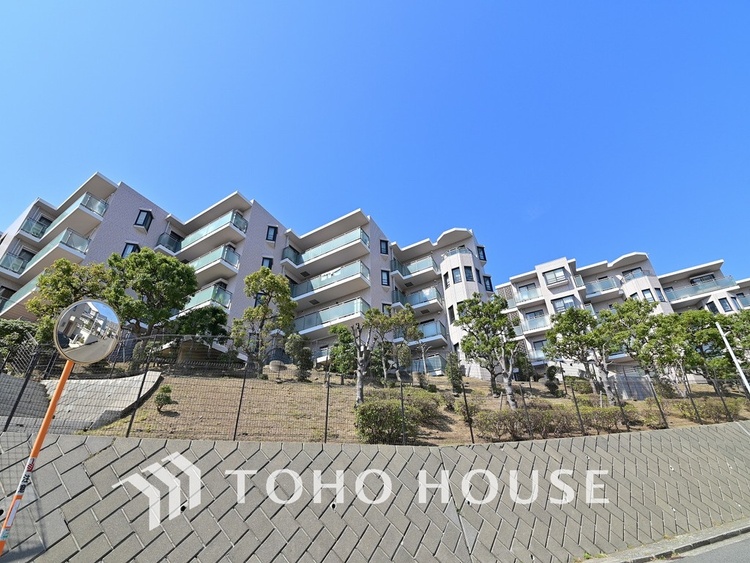 外観 〜3方角部屋につき陽当たり・通風良好〜使い勝手の良い3LDK住戸〜