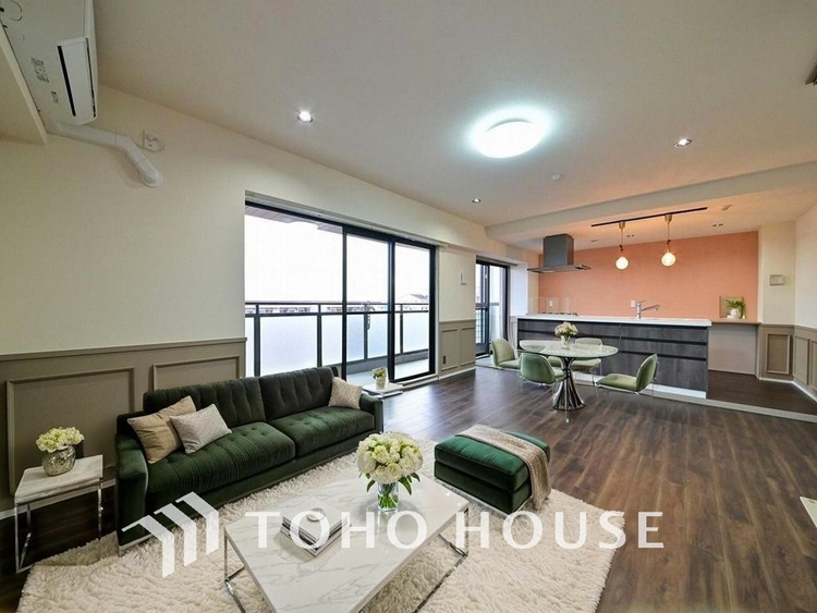 内装 明るいLDKは自然と家族が集まるコミュニケーションの場所に（家具は全てCGです）