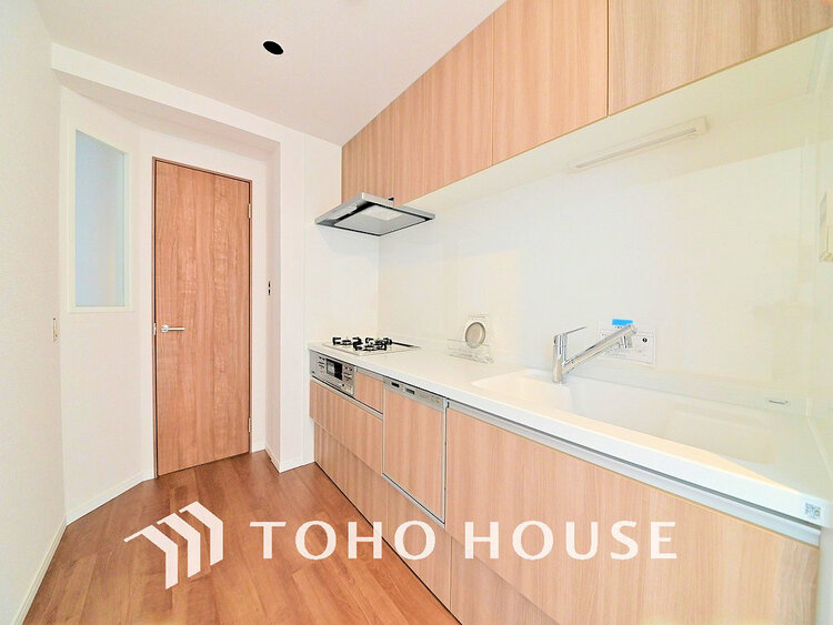 キッチン シンプルな部屋の雰囲気に溶け合うナチュラルキッチン