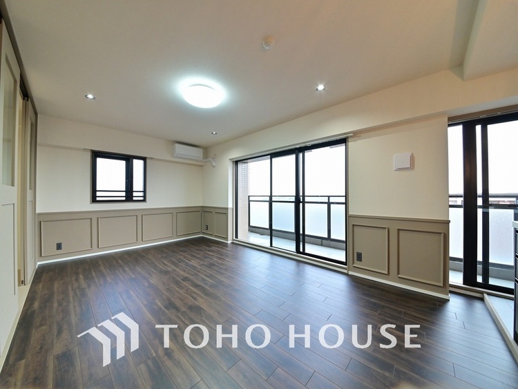 内装 広がりのある住空間、家族が集まるリビング・ダイニング