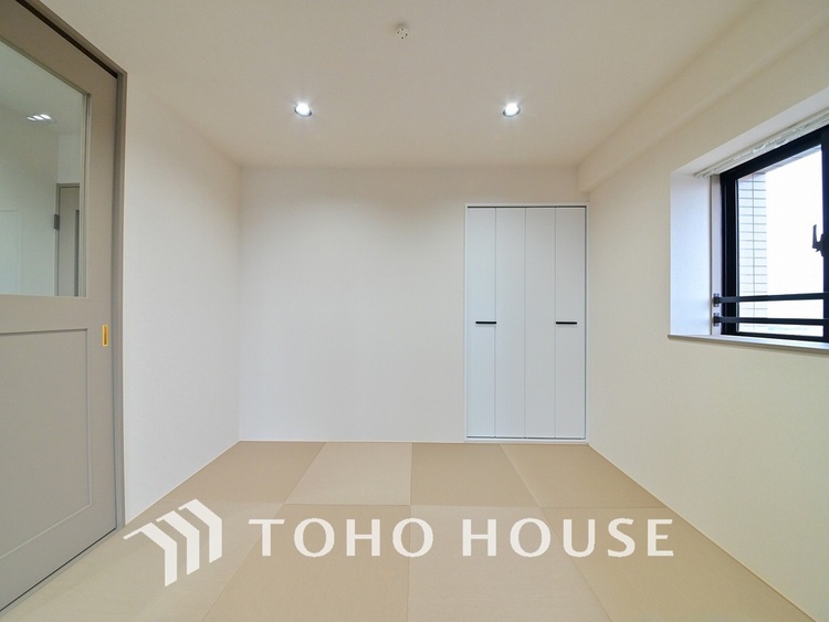 内装 シンプルですっきりとした室内は飽きのこない居心地の良い雰囲気です