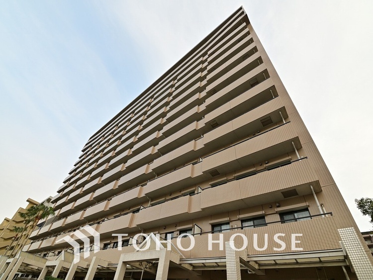 外観 〜13階角部屋につき陽当たり・通風・眺望良好〜ペットと暮らすリノベーション住戸〜