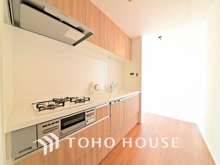 キッチン 落ち着きのあるカラーで統一された清潔感と気品が溢れるキッチン