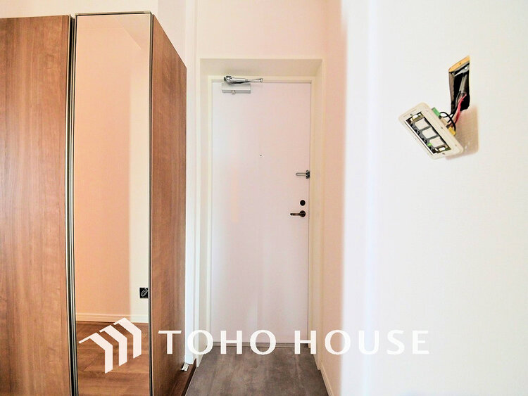 玄関 落ち着いた雰囲気の玄関、家族の帰りを暖かく迎えてくれます