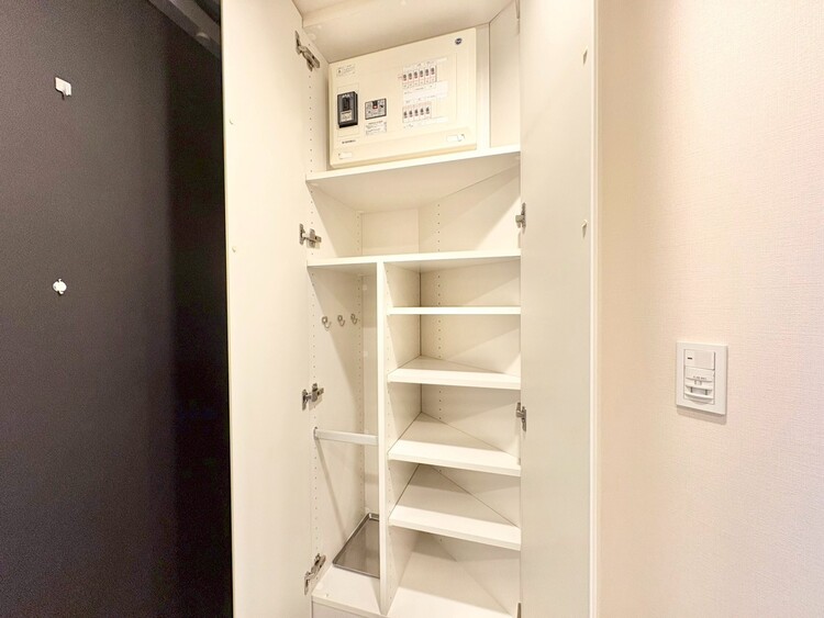 その他 収納スペースが付いていて、お部屋を広く使っていただけます。