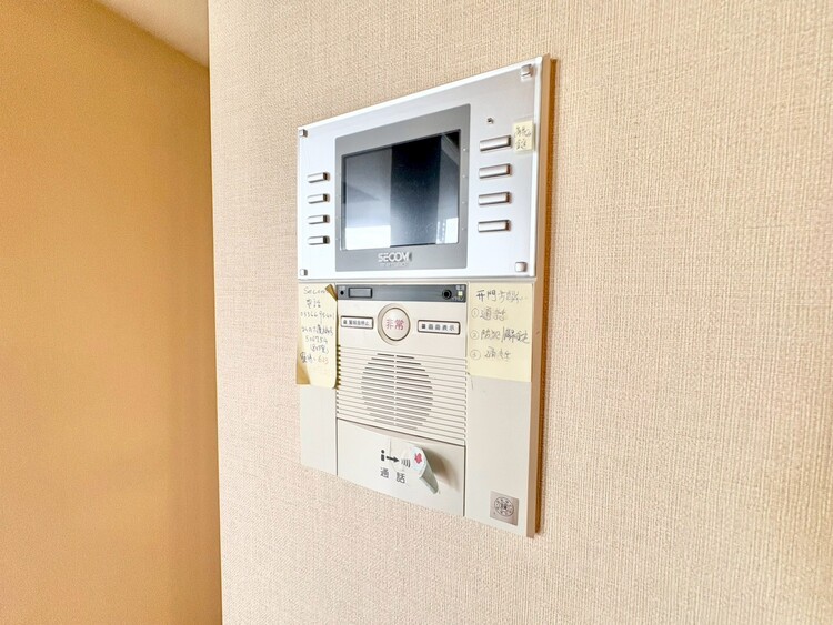 その他 誰が来てもわかる様にモニター付きインターホンを設置。