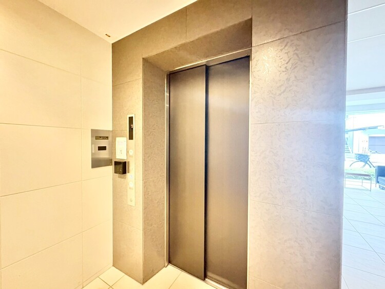 その他 エレベーター完備のため荷物が多くなっても安心。