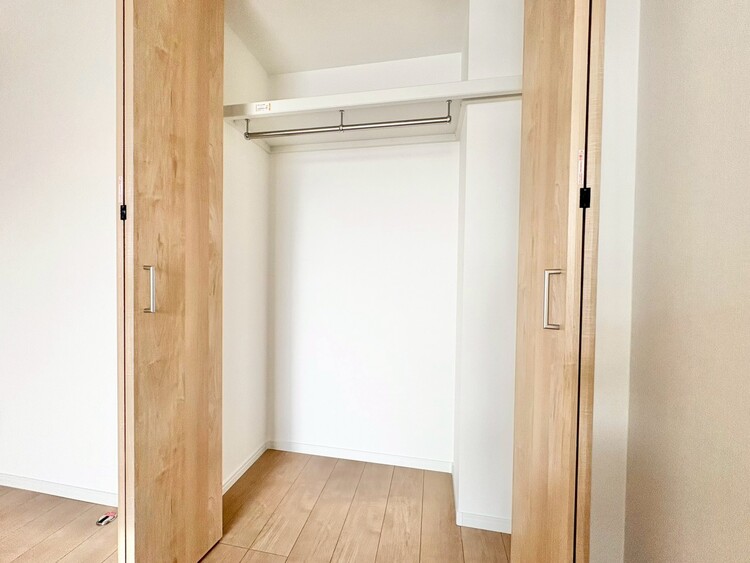 その他 収納スペースが付いていて、お部屋を広く使っていただけます。