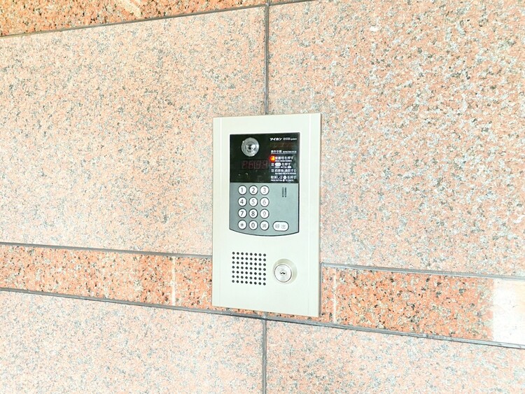 その他 誰が来てもわかる様にモニター付きインターホンを設置。