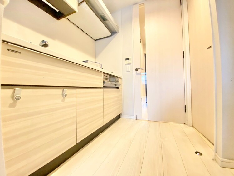 その他 開放感のあるキッチンスペース。調理をしながら、会話も弾みそうですね。