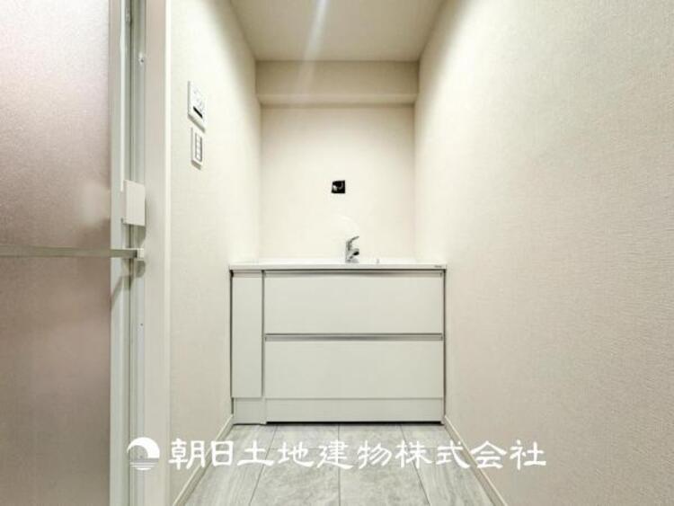 洗面 【洗面化粧台】慌ただしい1日が始まり、充実した1日の終わりを締めくくる洗面所。