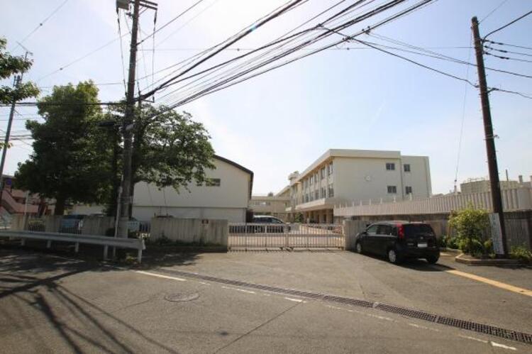 周辺 新町中学校まで約767ｍ