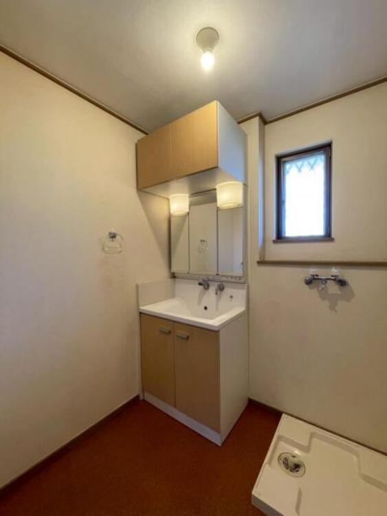 洗面 忙しい朝にも落ち着いて身支度ができるゆとりある洗面スペース 