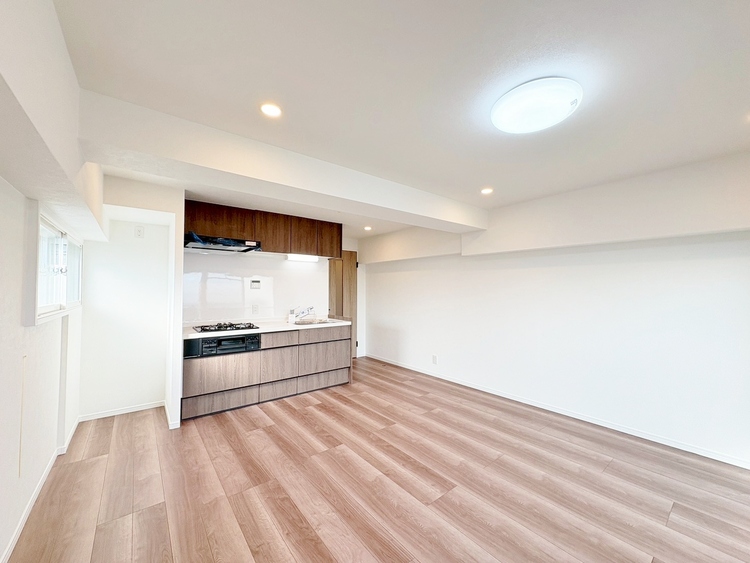 居間 飾り過ぎないシンプルな内装と偏り過ぎないデザインで統一しました。