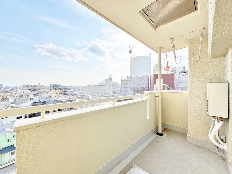 バルコニー 暮らしの中で、光と風を演出してくれるバルコニー。