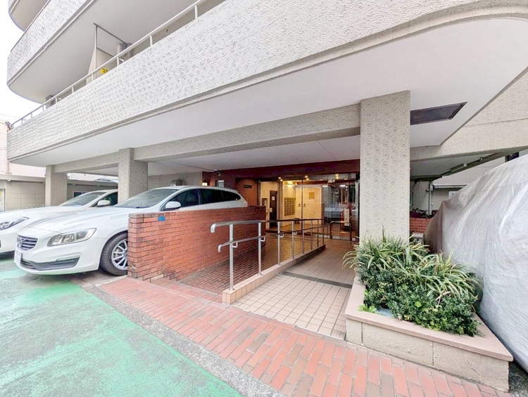 エントランス 外と内をつなぐエントランスは、まさに顔となる場所。