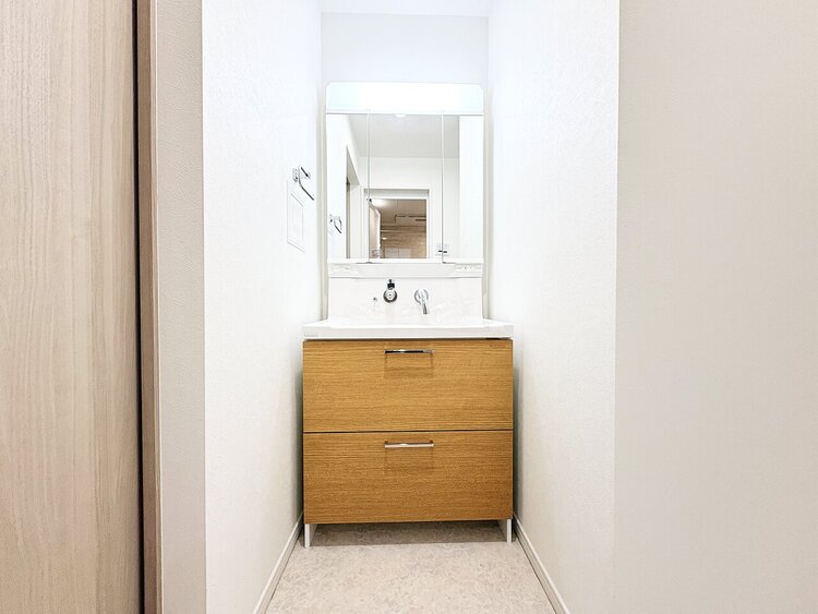 洗面 何かと物が増える場所だからこそ、スッキリと見映えの良い空間に。