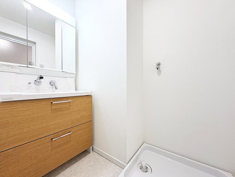 洗面 清潔感と心地よさを重視した、上質感漂うパウダールーム。