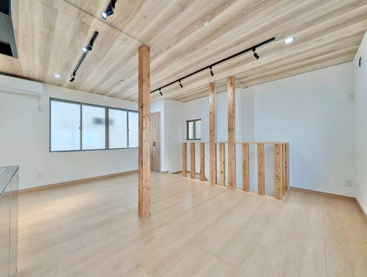 居間 飾り過ぎないシンプルな内装と偏り過ぎないデザインで統一しました。