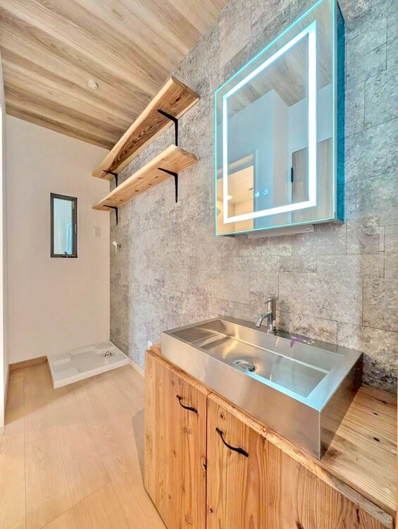 洗面 何かと物が増える場所だからこそ、スッキリと見映えの良い空間に。