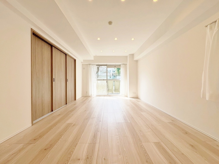 居間 飾り過ぎないシンプルな内装と偏り過ぎないデザインで統一しました。