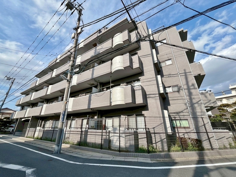 外観 資料には掲載していない情報が、現地にはたくさんあります。是非一度、現地をご確認ください。