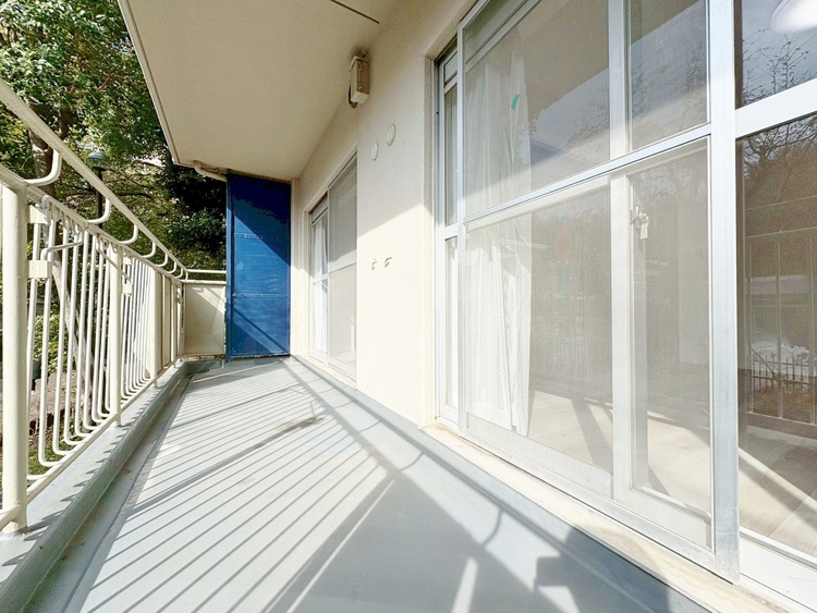 バルコニー 暮らしの中で、光と風を演出してくれるバルコニー。