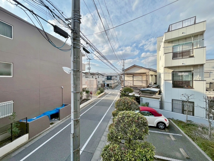 バルコニー 頬をなでる、優しい風を感じることが出来ます。