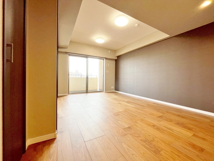 居間 居心地の良い空気感は、暮らしのステージを彩り、心からのやすらぎと満足感を与えてくれます。