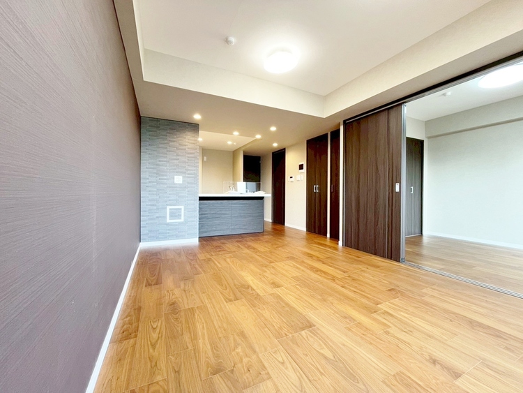 居間 快適に過ごす毎日を求めて、暮らしの中でご自身の「マイホーム」に創り上げてください。