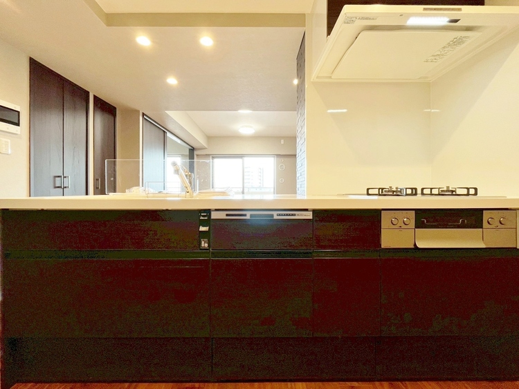 キッチン 洗練されたスタイリッシュなデザイン性と使いやすさを備えた仕様。