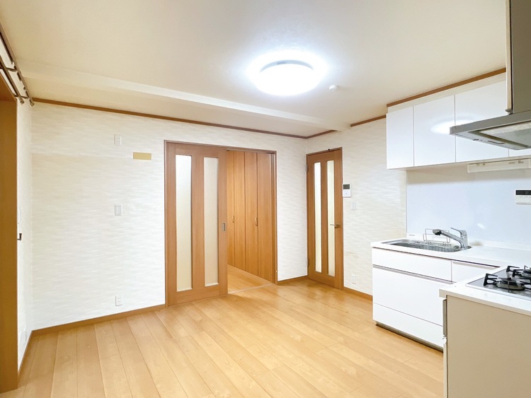 居間 居心地の良い空気感は、暮らしのステージを彩り、心からのやすらぎと満足感を与えてくれます。