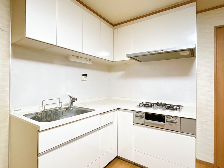 キッチン 洗練されたスタイリッシュなデザイン性と使いやすさを備えた仕様。