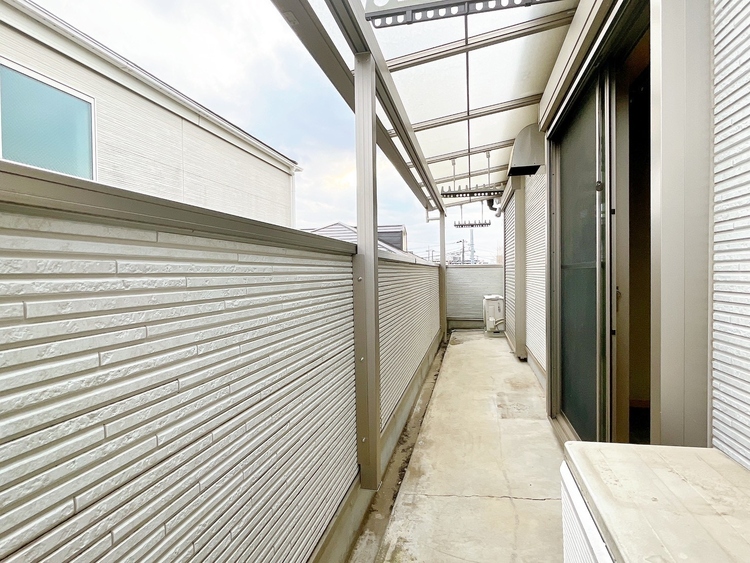 バルコニー 暮らしの中で、光と風を演出してくれるバルコニー。