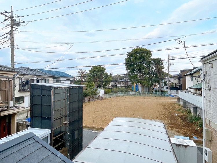 バルコニー 頬をなでる、優しい風を感じることが出来ます。