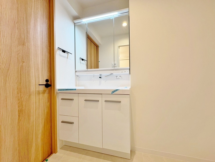 洗面 何かと物が増える場所だからこそ、スッキリと見映えの良い空間に。