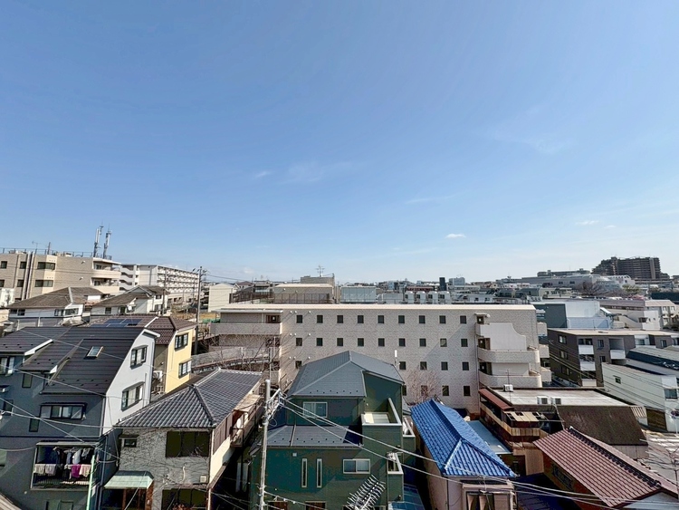 バルコニー 頬をなでる、優しい風を感じることが出来ます。