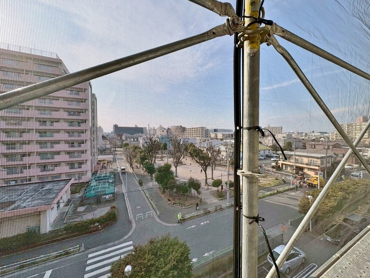 バルコニー 窓を開けると広がる青空。心をリフレッシュして日々を過ごしていきましょう。